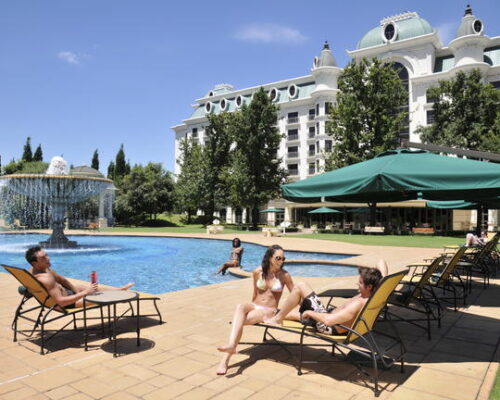 DOreale Grande Pool