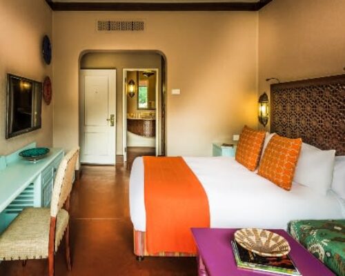 avani_victoria_falls_resort_avani_standard_room_04_590x354