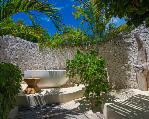 _outdoor_bath
